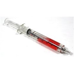 Stylo bille seringue avec liquide rouge
