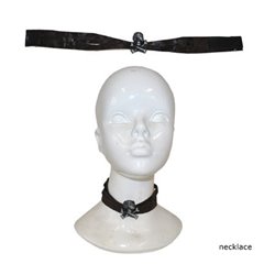 Collier de pirate tête de mort