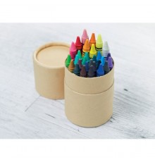 30 crayons de couleur en cire dans une boite en carton 